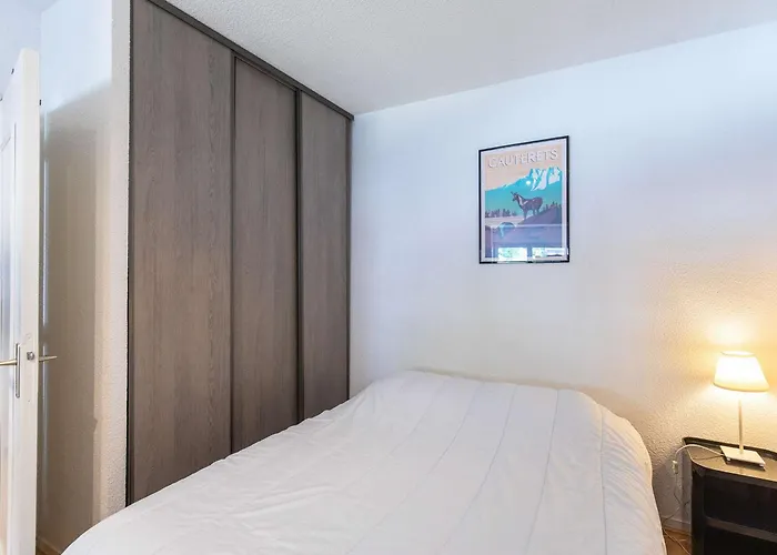 T2 A Cauterets, Proche Telecabine Avec Parking Et Local - Fr-1-401-198 *