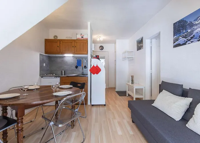 T2 A Cauterets, Proche Telecabine Avec Parking Et Local - Fr-1-401-198